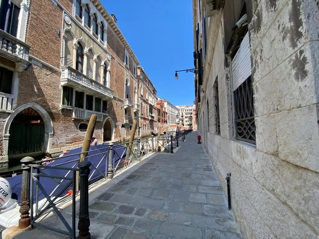 Ln Homes Venice - San Marco Canal View Apartment